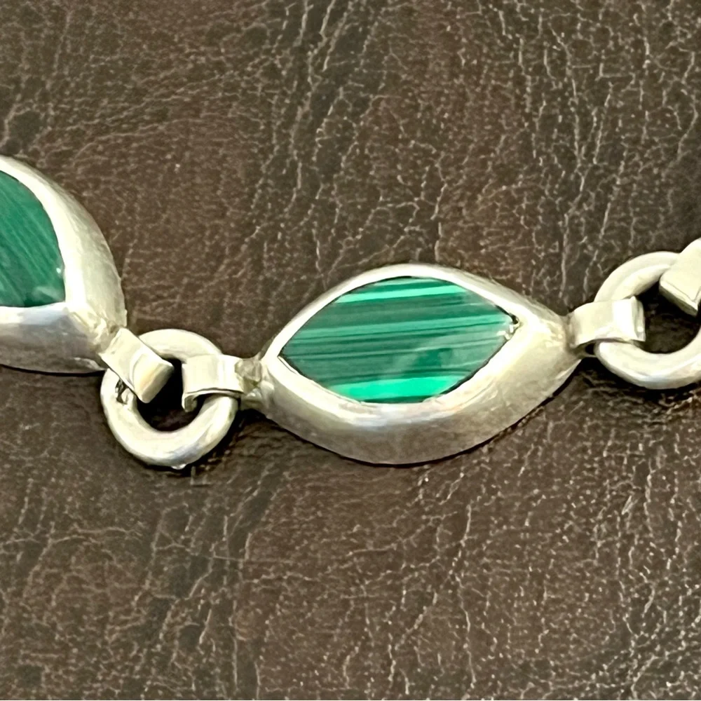 Vintage sterling silver Mexican malachite bracelet Artist signed